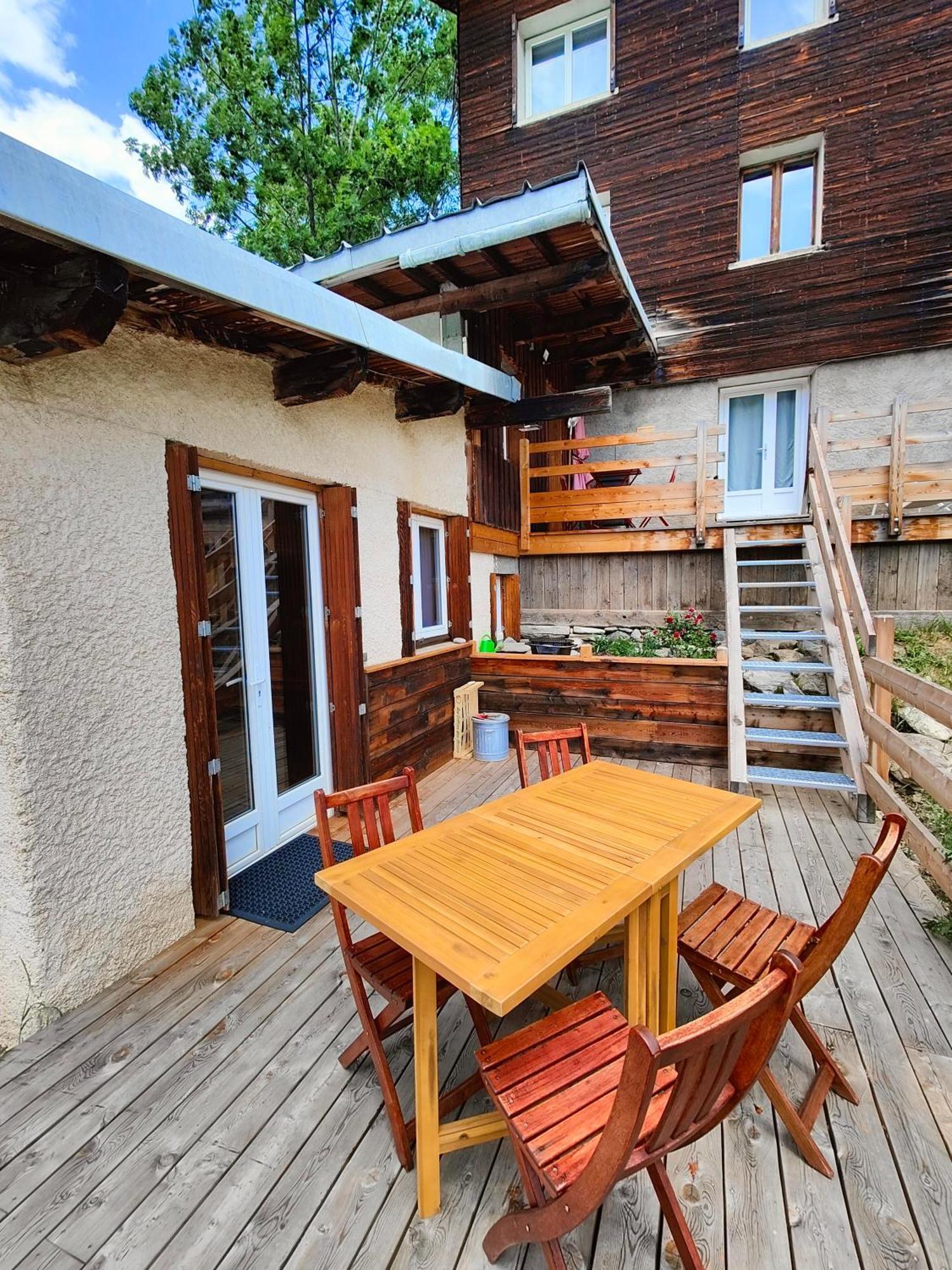 Chalet Ailleurs Appartement A Molines En Queyras Экстерьер фото